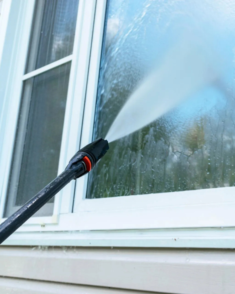 Élimine les traces d'insectes